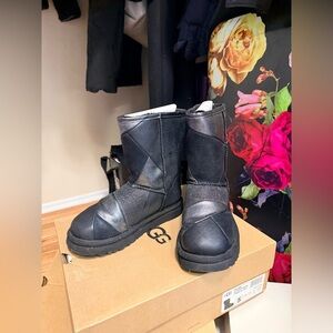 UGG CLASSIC BLACK BOOTS. 8" shaft.